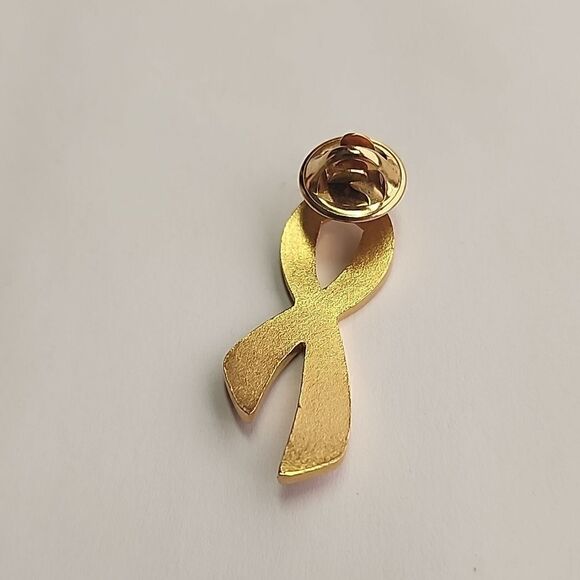 Breast Cancer Awareness Ribbon Pin Light Pink Gold Tone - Picture 3 of 3